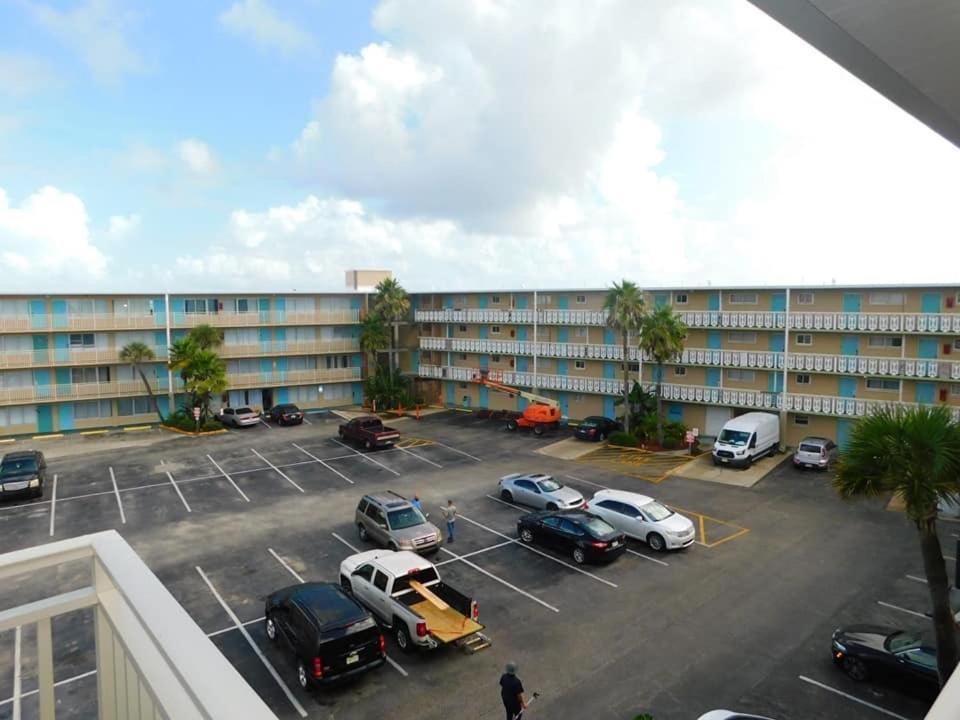 Ferienwohnung Ocean Breeze - Direct Ocean Front-Pool Is Open Daytona Beach Exterior foto