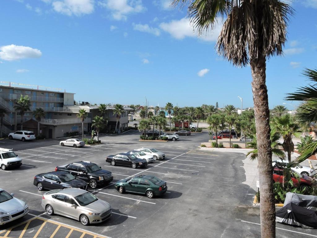 Ferienwohnung Ocean Breeze - Direct Ocean Front-Pool Is Open Daytona Beach Exterior foto