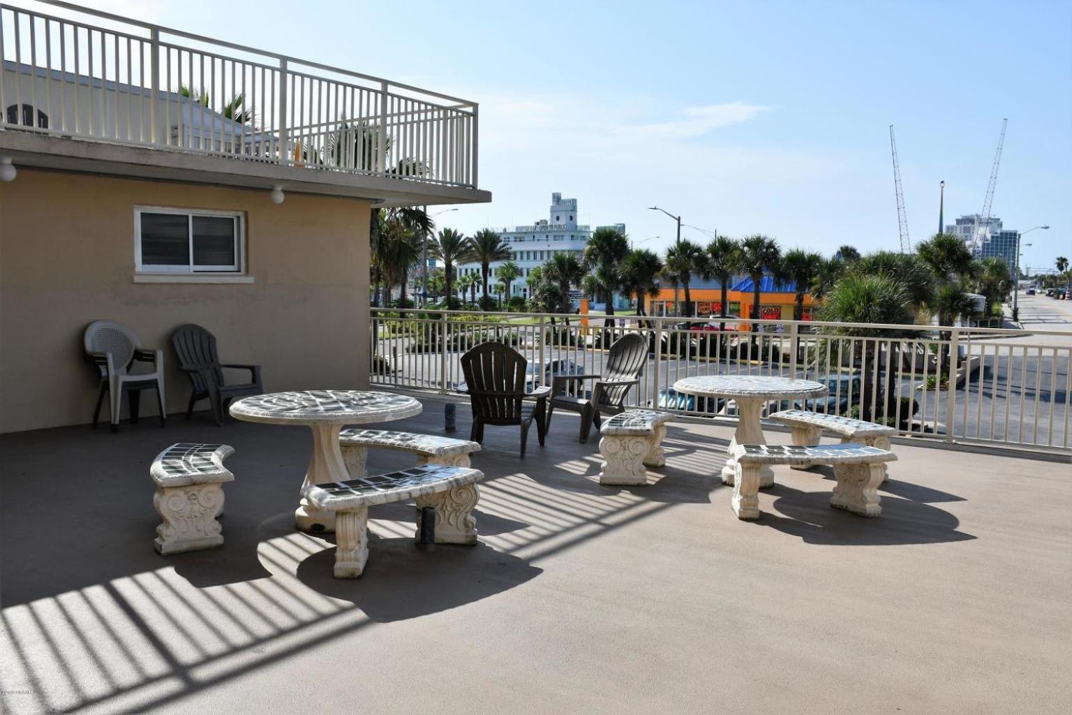 Ferienwohnung Ocean Breeze - Direct Ocean Front-Pool Is Open Daytona Beach Exterior foto