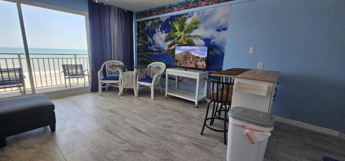 Ferienwohnung Ocean Breeze - Direct Ocean Front-Pool Is Open Daytona Beach Exterior foto