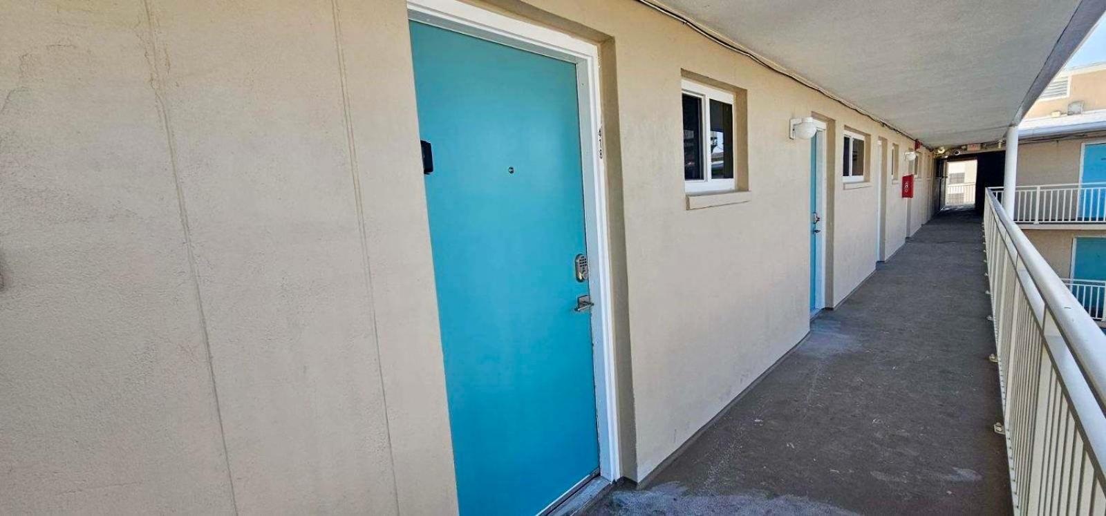 Ferienwohnung Ocean Breeze - Direct Ocean Front-Pool Is Open Daytona Beach Exterior foto
