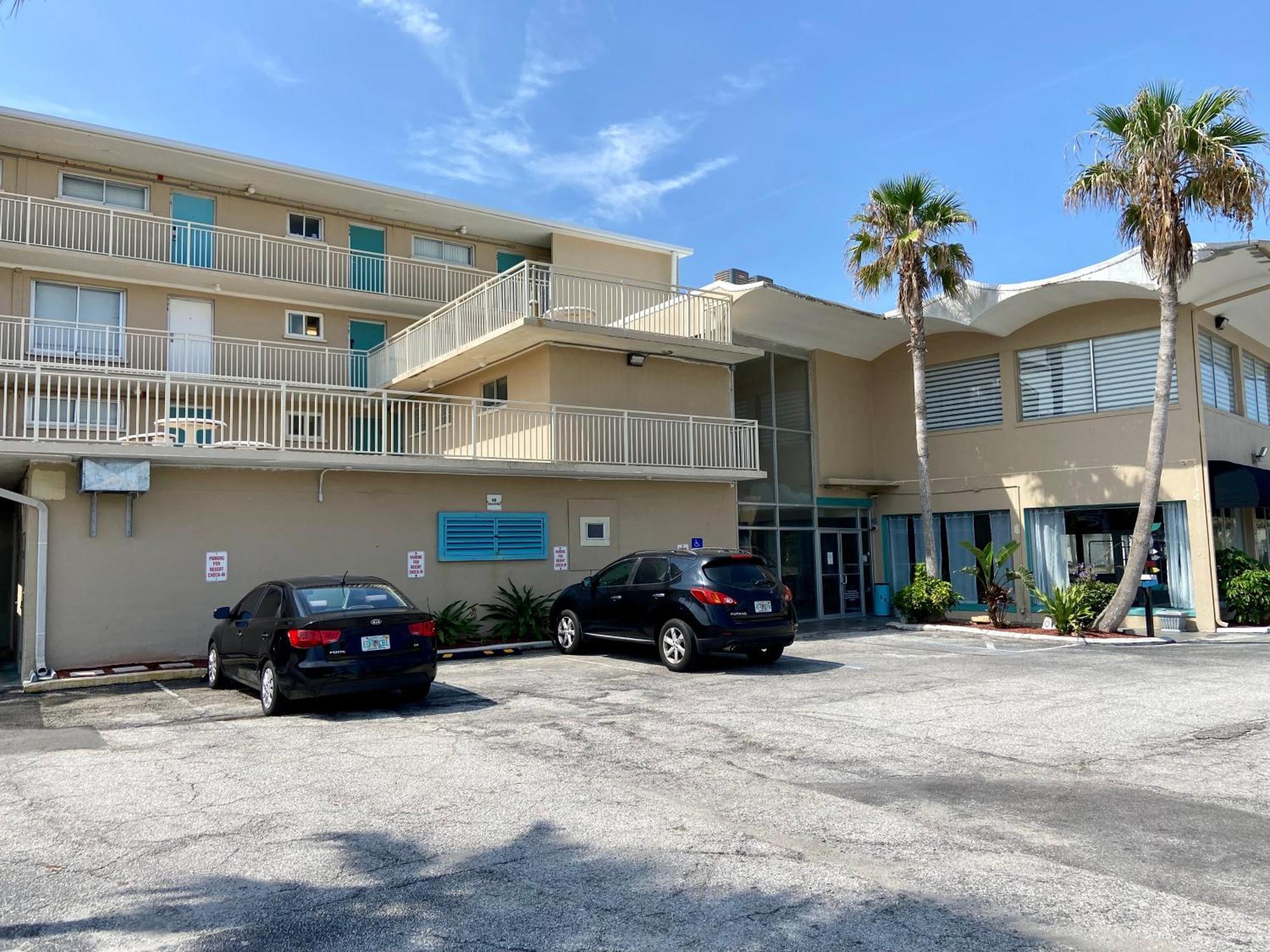 Ferienwohnung Ocean Breeze - Direct Ocean Front-Pool Is Open Daytona Beach Exterior foto