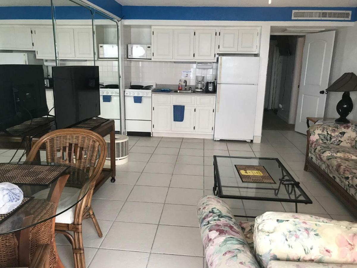 Ferienwohnung Ocean Breeze - Direct Ocean Front-Pool Is Open Daytona Beach Exterior foto