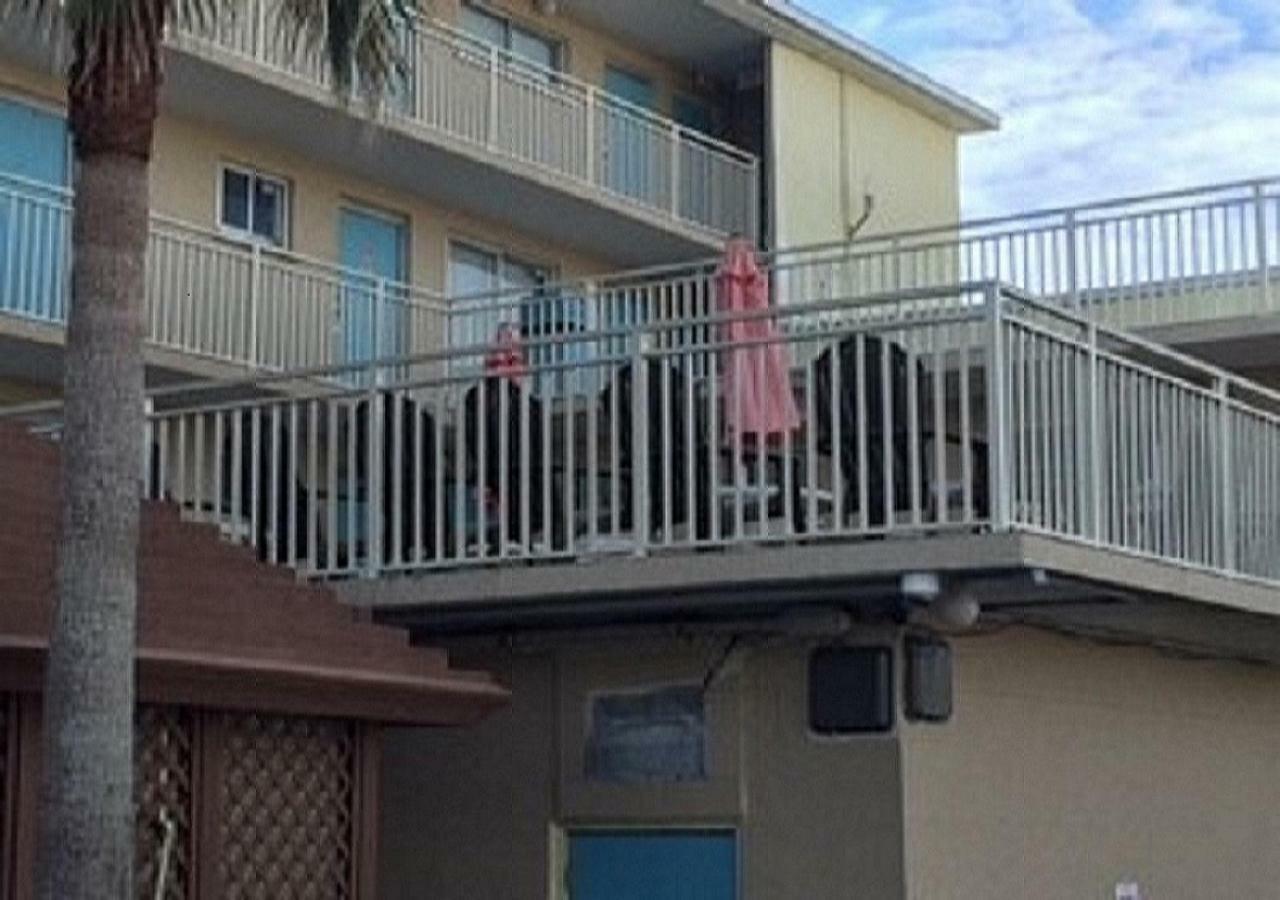 Ferienwohnung Ocean Breeze - Direct Ocean Front-Pool Is Open Daytona Beach Exterior foto
